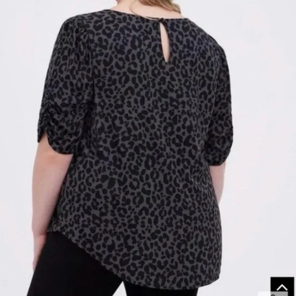 Torrid Leopard Print Ruched Sleeve Crepe Keyhole Back Blouse Size 5X - Picture 3 of 11